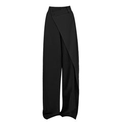 Brunhilde - Pantalon Large à Boutons et Coupe Asymétrique