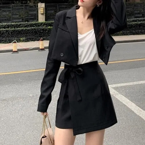 Lilia - Blazer Court Chic